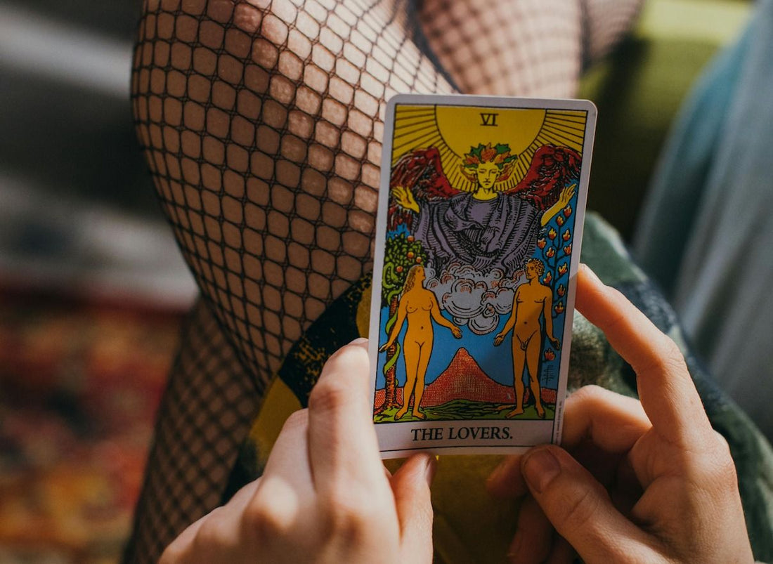 Tarot How-To: A Spiritualist's Guide to Connecting With the Cards