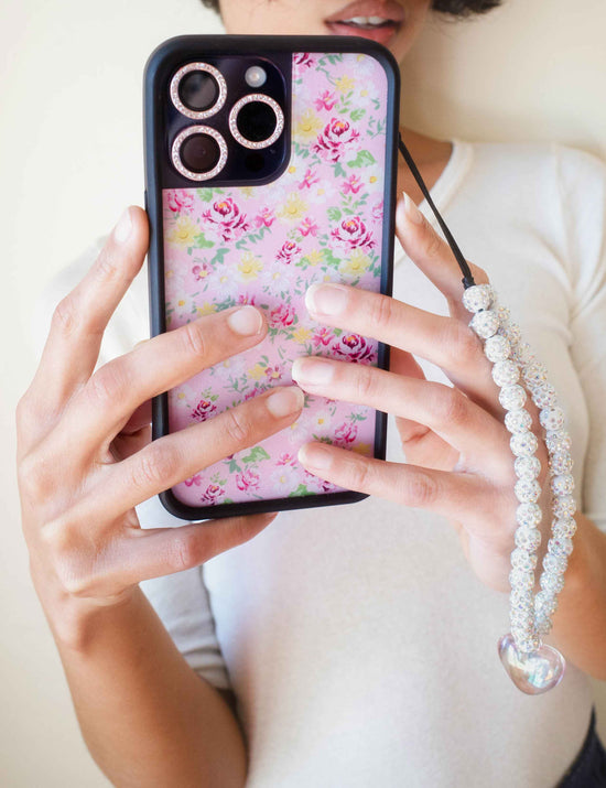 Wildflower White Heart iPhone Wristlet Lifestyle Image 04